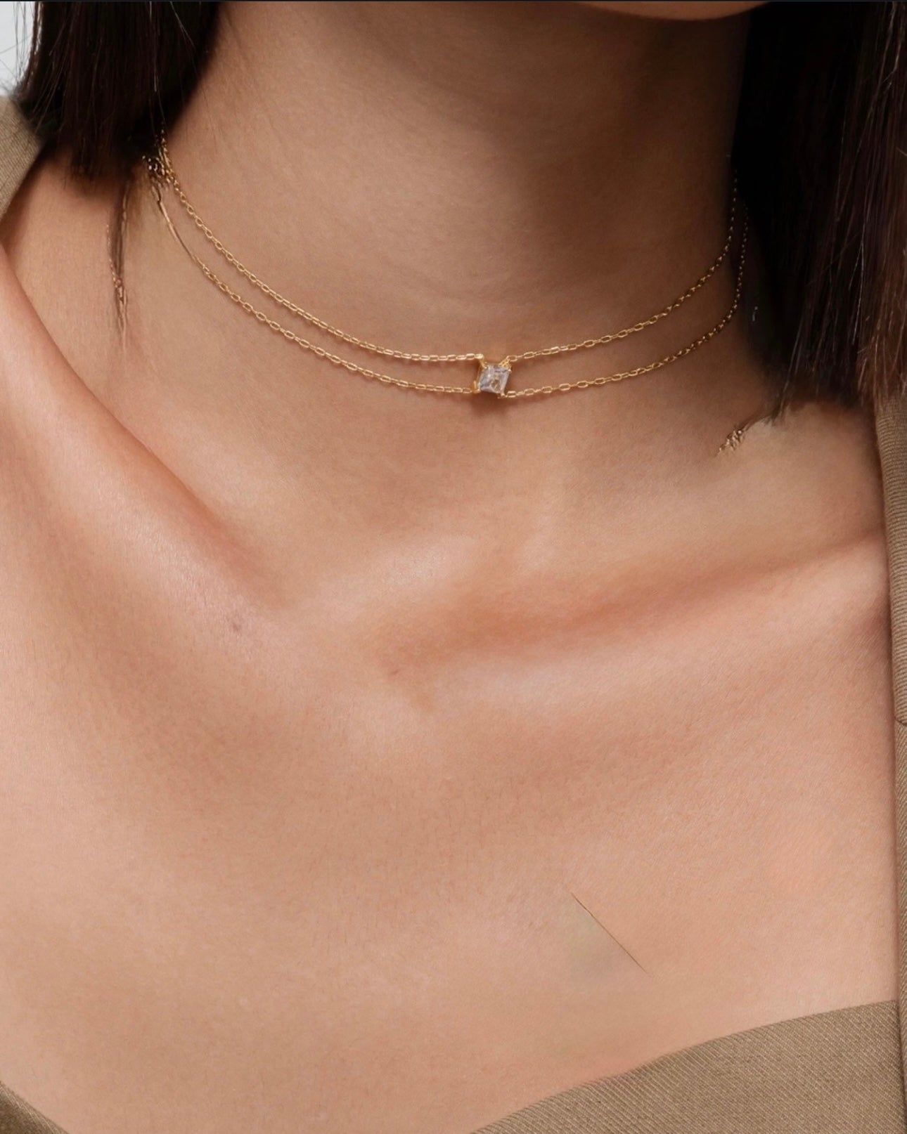 Colar Choker Duplo Ponto de Luz Quadrado