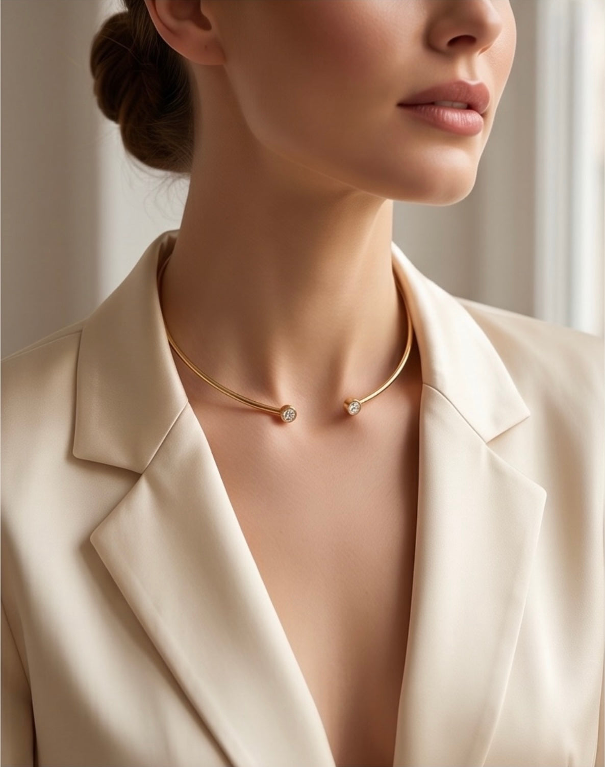 Choker Rígido com Pontos de Luz