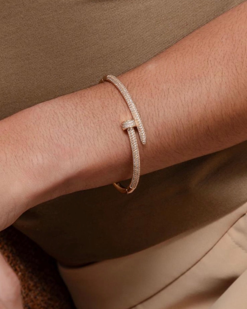 Bracelete Prego Cravejado