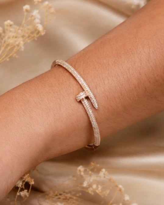 Bracelete Prego Cravejado